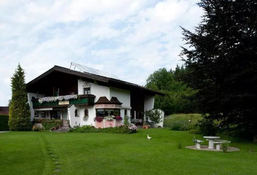 Hotelli Haus Moosbrugger
