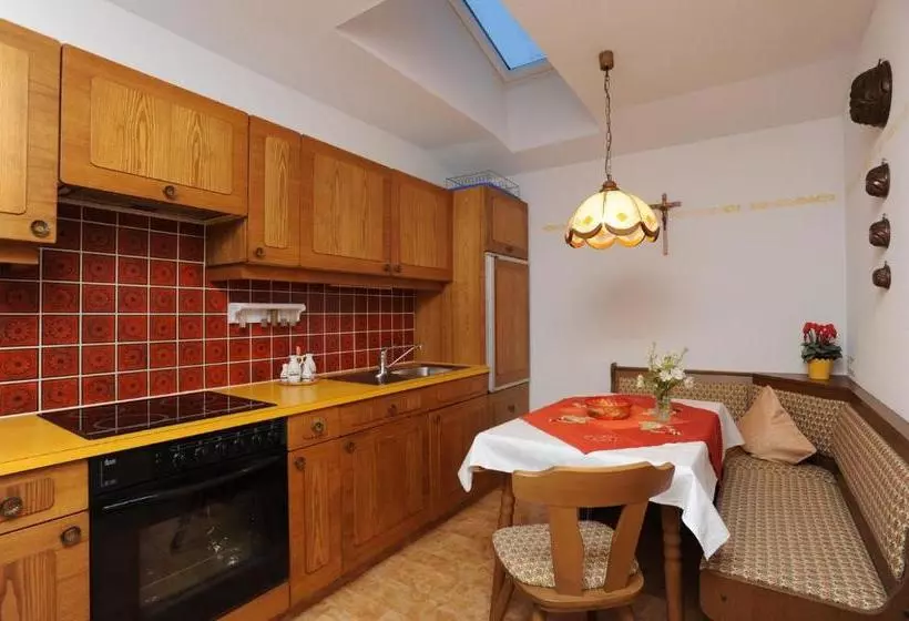 Hotelli Haus Moosbrugger