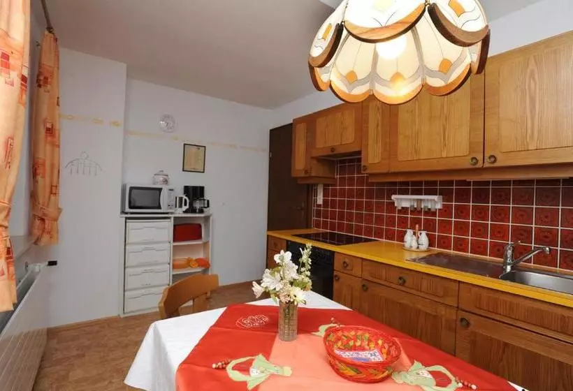 Hotelli Haus Moosbrugger