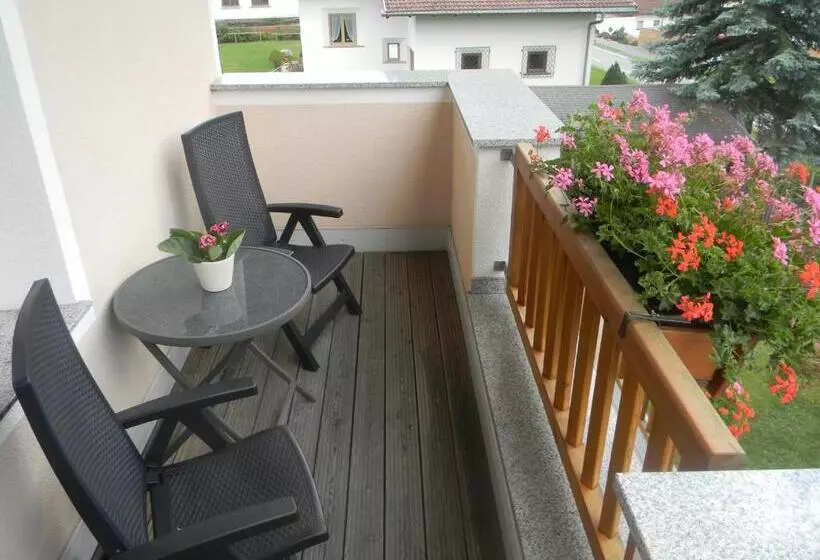 هتل Haus Zentner