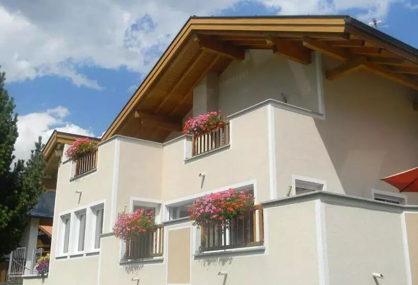 هتل Haus Zentner