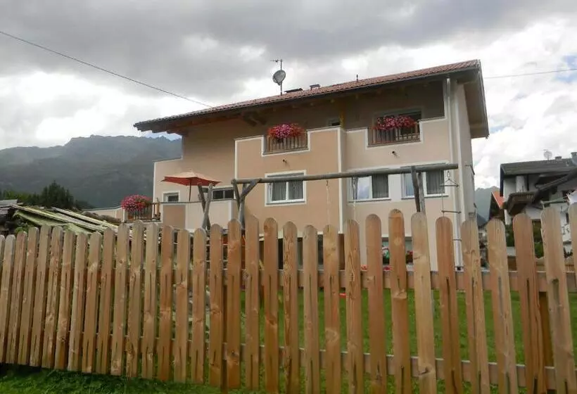هتل Haus Zentner