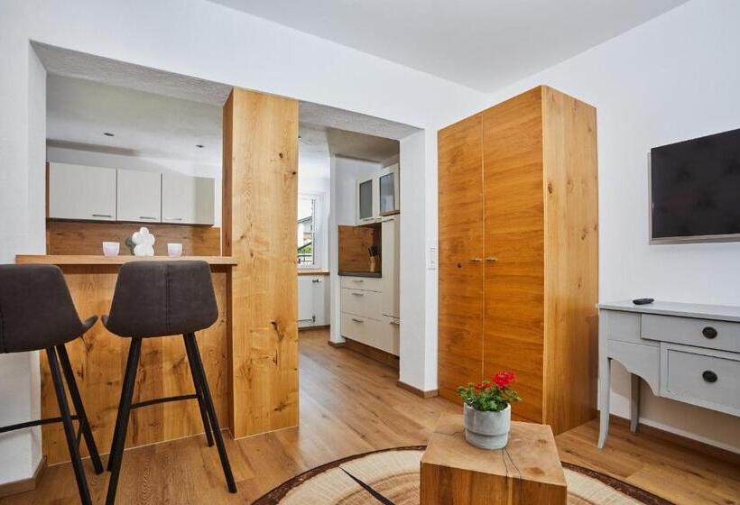 هتل Home Suite Home