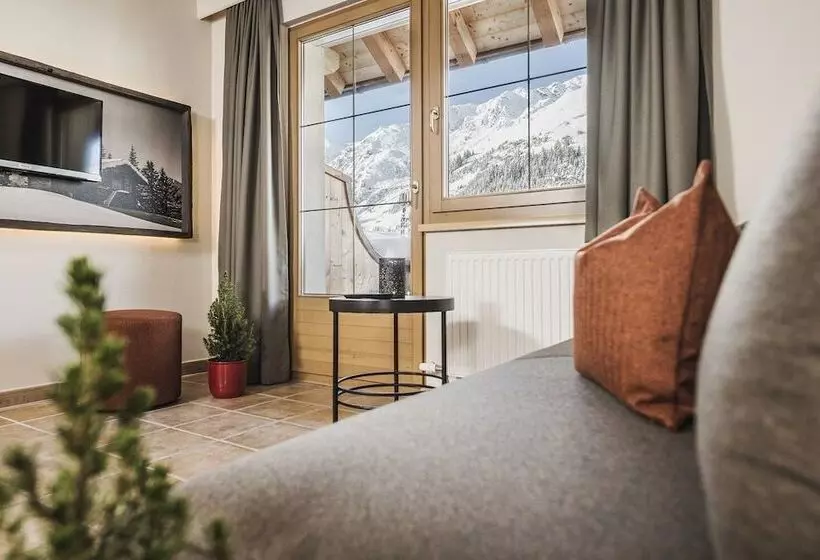 Hotelli Montana Apartments