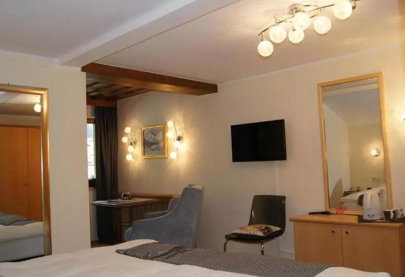 ホテル Pension Hartenfels
