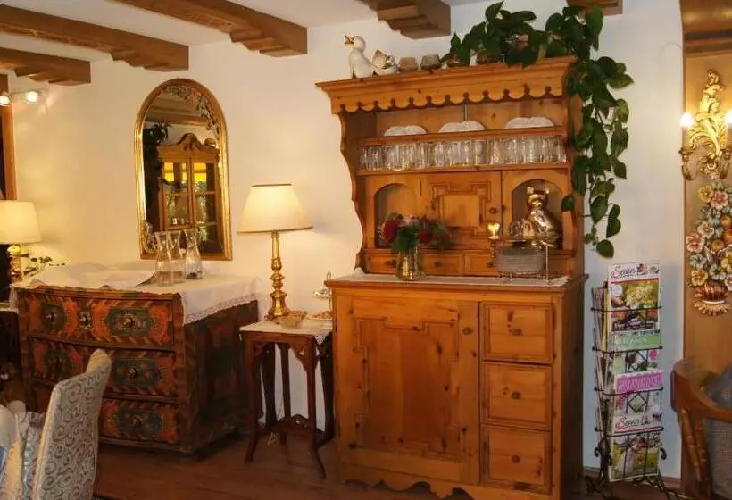 ホテル Pension Hartenfels