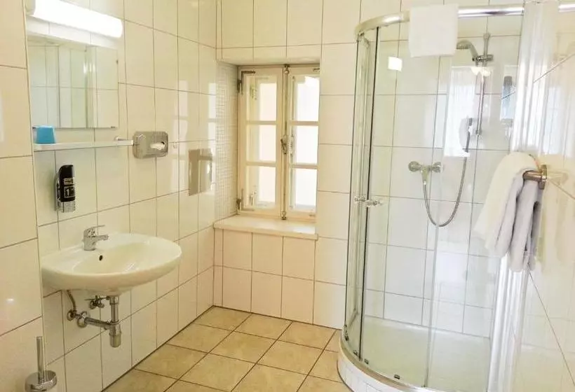 Hotelli Pension Weisses Lamm