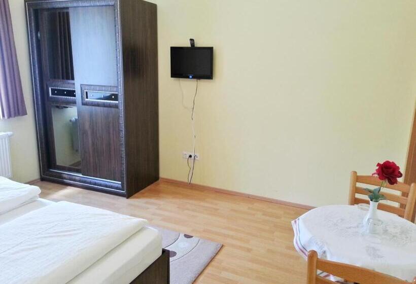 فندق Pension Weisses Lamm