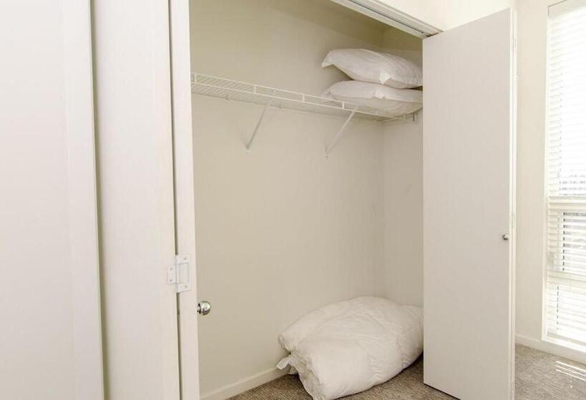 Balcony,gym,rooftop Grill,terrace, Kingbed, 4k Tv