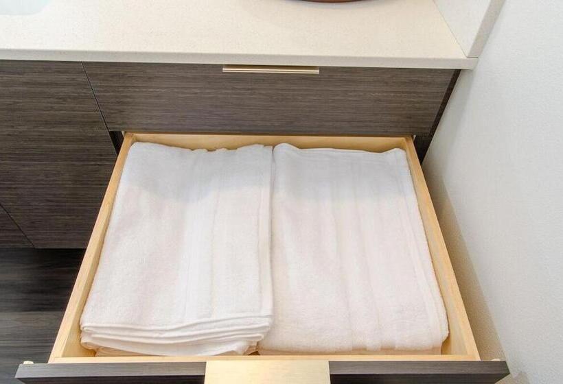 Balcony,gym,rooftop Grill,terrace, Kingbed, 4k Tv