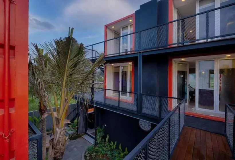 تختخواب و صبحانه Cubi Haus