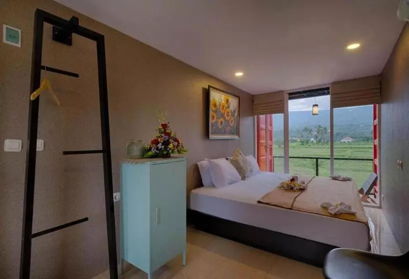 تختخواب و صبحانه Cubi Haus