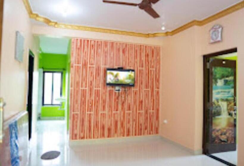 Hotelli Dhanashree Riverview  Goa