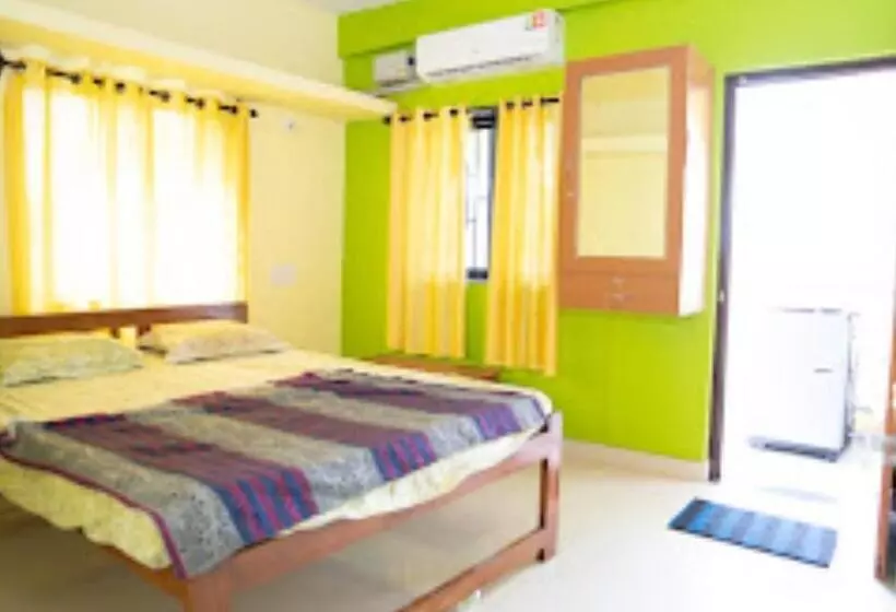 Hotel Dhanashree Riverview  Goa