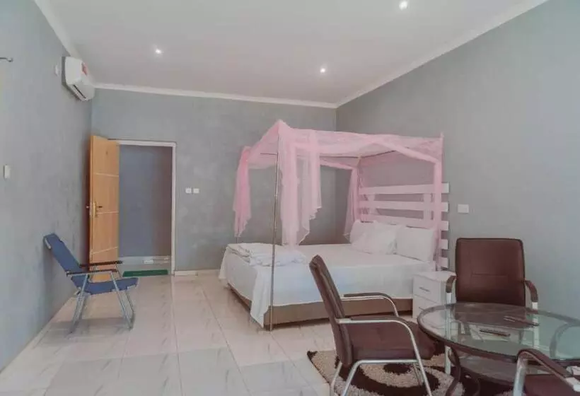 هتل Adams Lodges Ltd