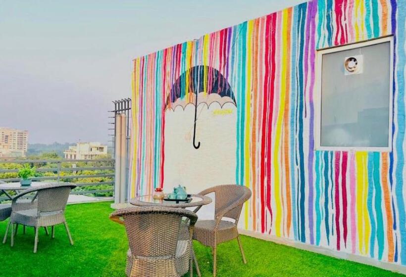 Hotel Bluo Studio4 Dlf Cybercity   Balcony, Gym Tt, Lift