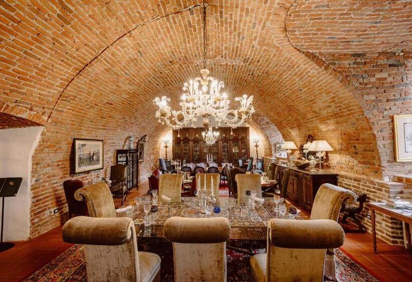 בית מלון כפרי Castello Di Casalborgone