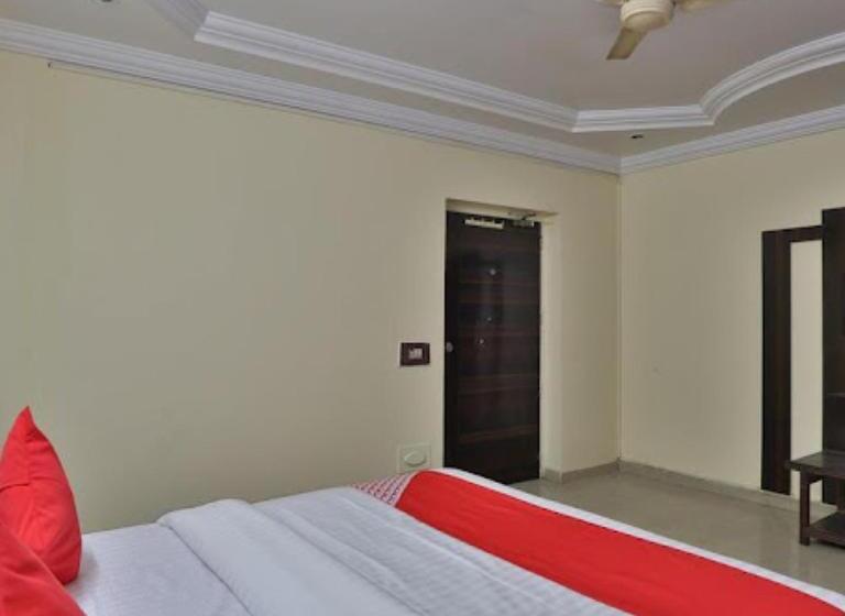 Hotel Dev Palace Ahmedabad