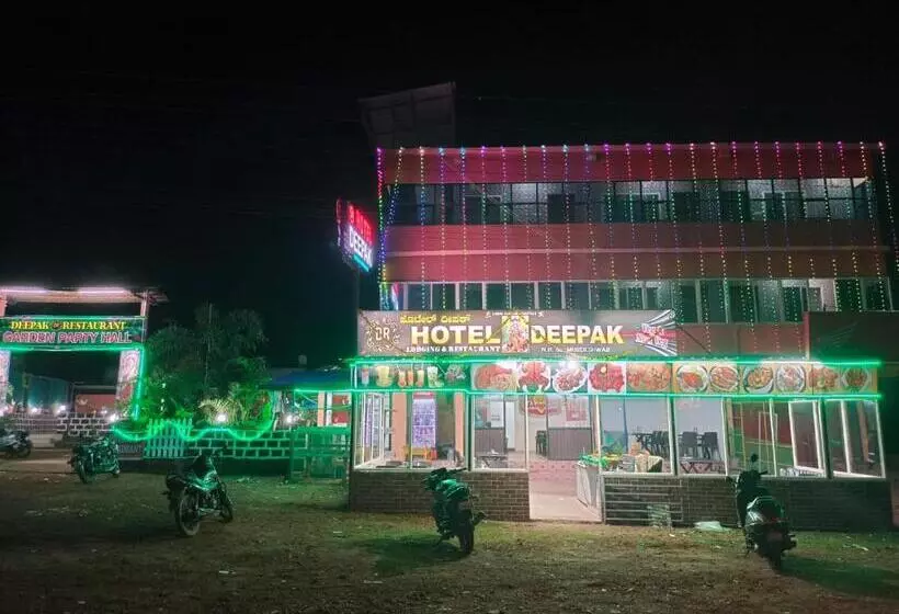 Hotel Staymaker Deepak
