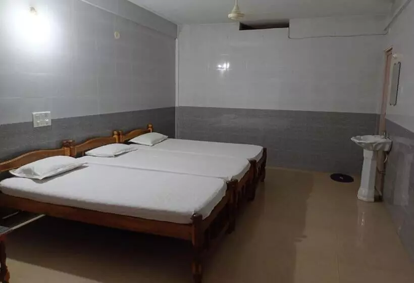 Hotel Staymaker Deepak