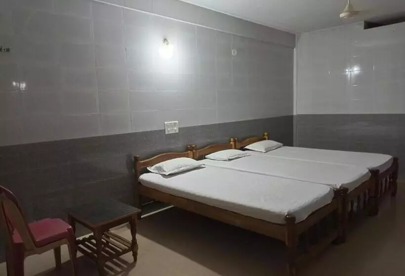 Hotel Staymaker Deepak