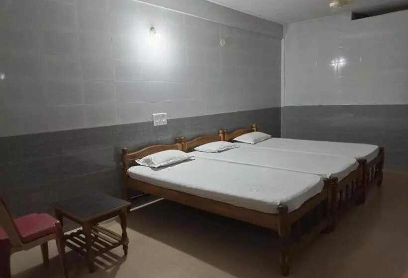 Hotel Staymaker Deepak