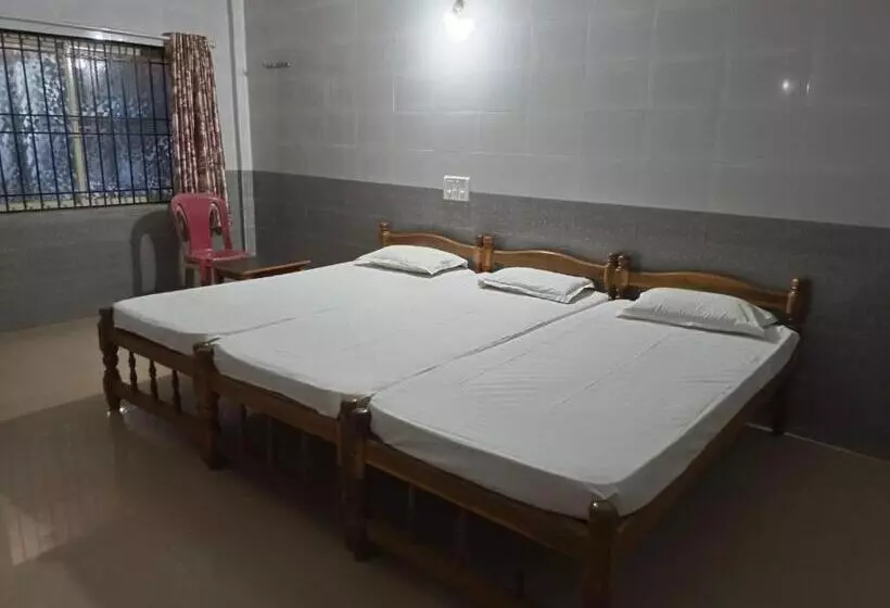 Hotel Staymaker Deepak