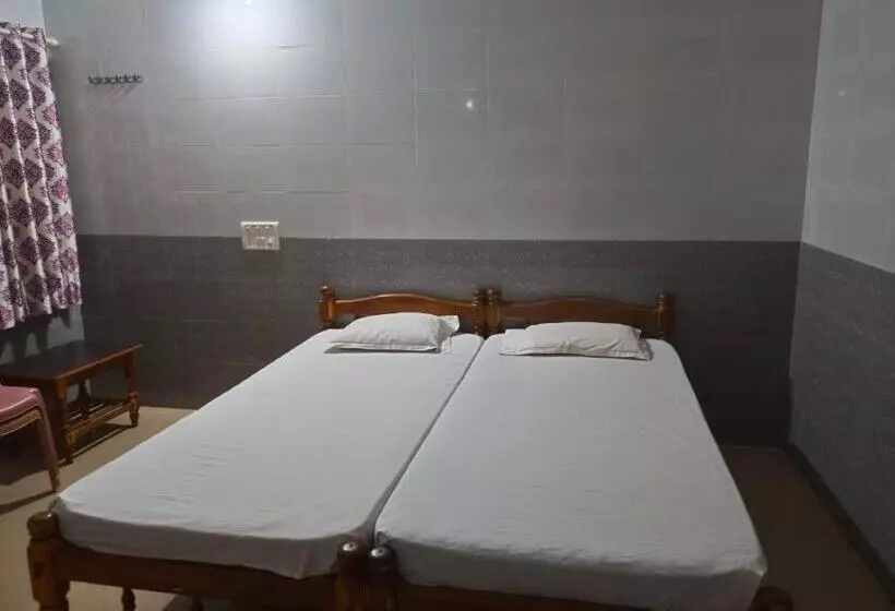 Hotel Staymaker Deepak