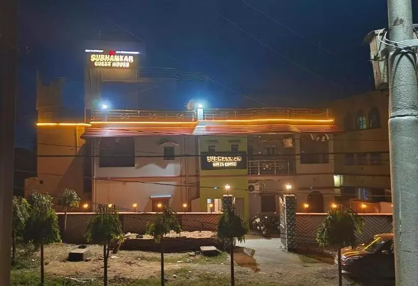 ホテル Subhankar Guest House