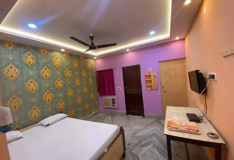 ホテル Subhankar Guest House