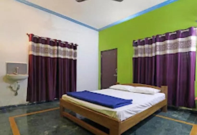 Hotelli Sunrise Niwas Nyahari