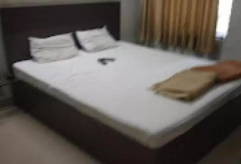 ホテル Tourist Resort Jalgaon