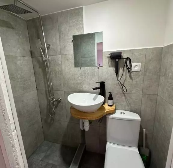 پانسیون Buna Guest House