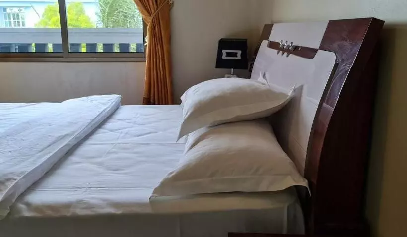 پانسیون Ekefaru Inn
