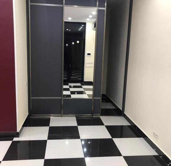 پانسیون Home Town