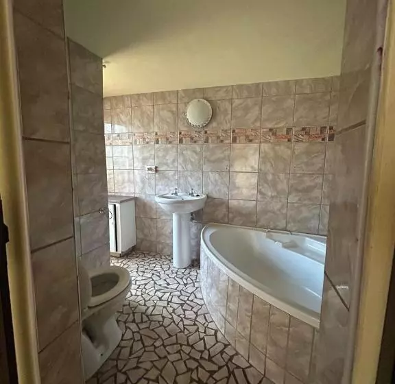 Majatalo Marandela Guesthouse