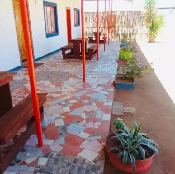 پانسیون Nyamish Lounge & Guest House