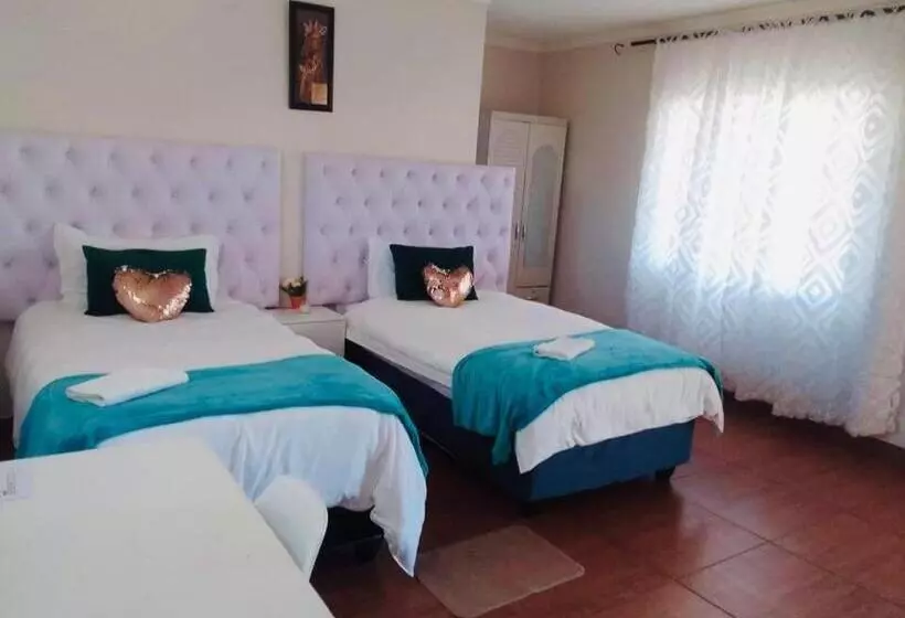 پانسیون Nyamish Lounge & Guest House