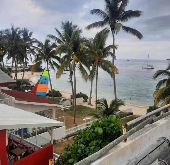 تختخواب و صبحانه Le Petit Paradis