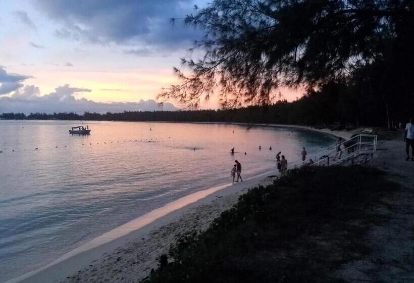 تختخواب و صبحانه Le Petit Paradis