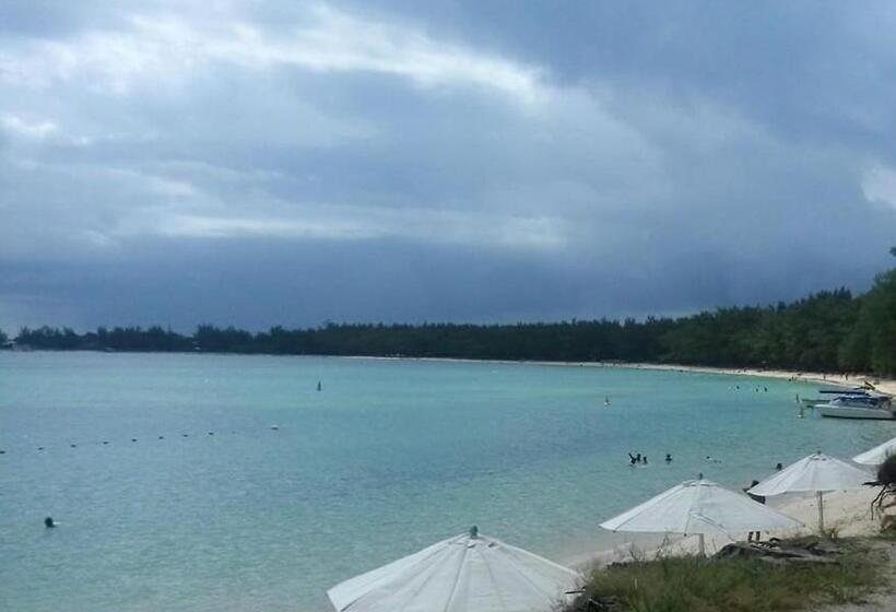 تختخواب و صبحانه Le Petit Paradis