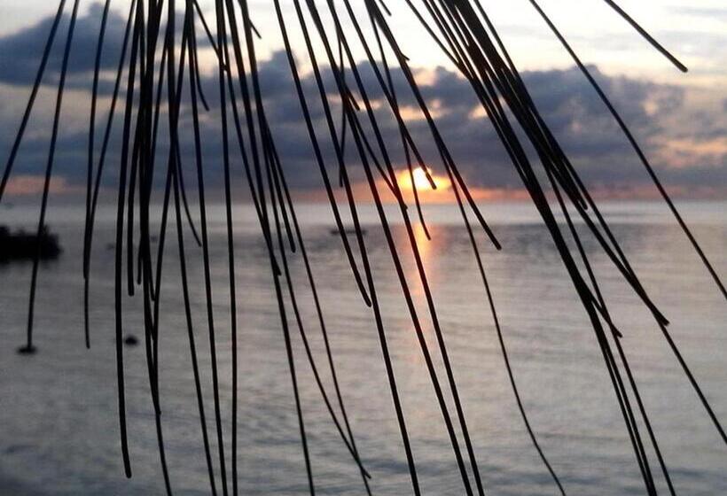 تختخواب و صبحانه Le Petit Paradis