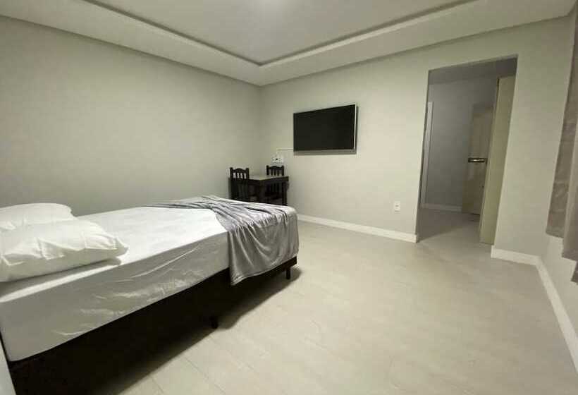 Bed and Breakfast Pousada Vale Do Paraíso