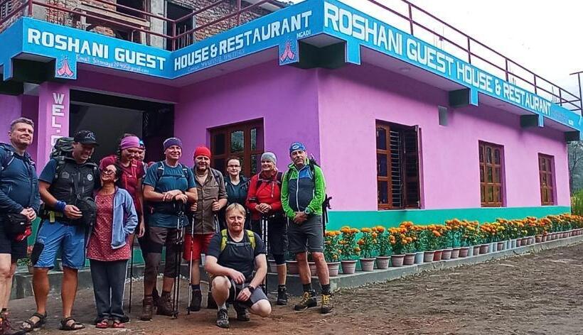 تختخواب و صبحانه Roshani Guest House And Restaurant Ngadi Bazar