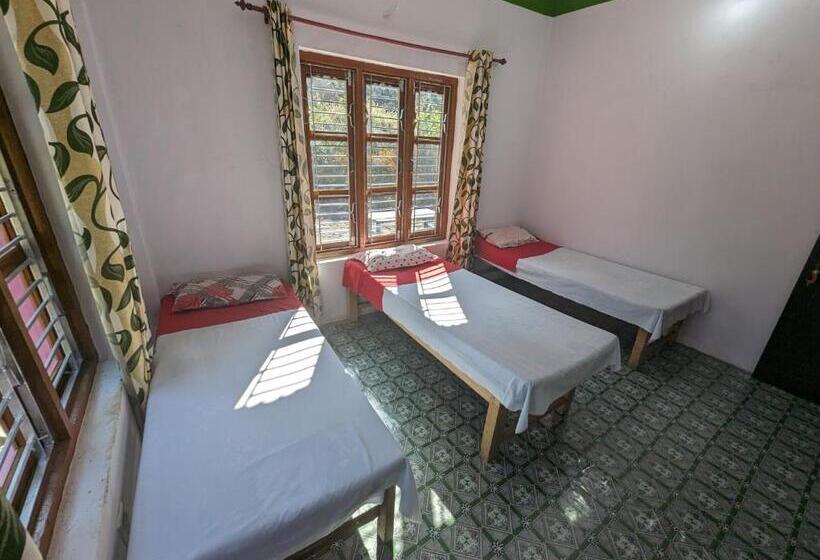 تختخواب و صبحانه Roshani Guest House And Restaurant Ngadi Bazar