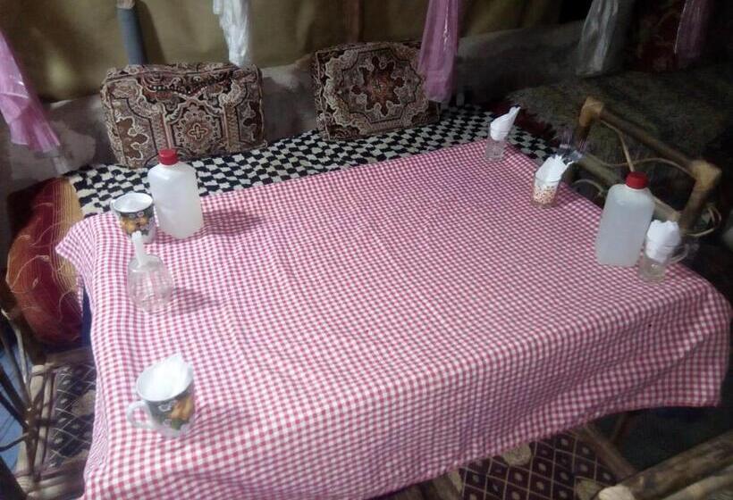 هتل Café Autor Dan Et Eger Nouvelle Restaurant