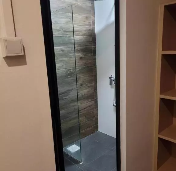 هتل کپسول Wink At Perak Road