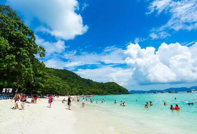 ホテル 普吉岛 迈考海滩水疗度假村pl  Maikhaolak Beach Village