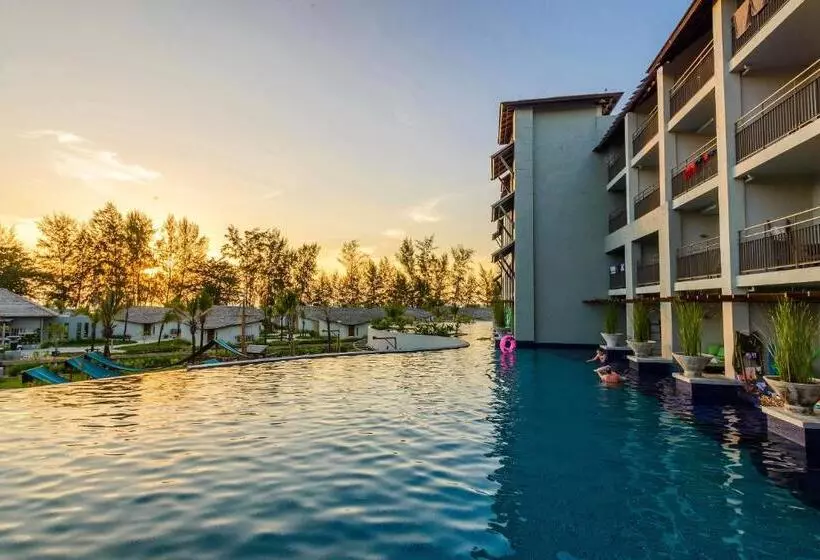 ホテル 普吉岛 迈考海滩水疗度假村pl  Maikhaolak Beach Village