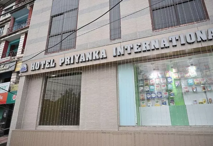 ホテル Priyanka International